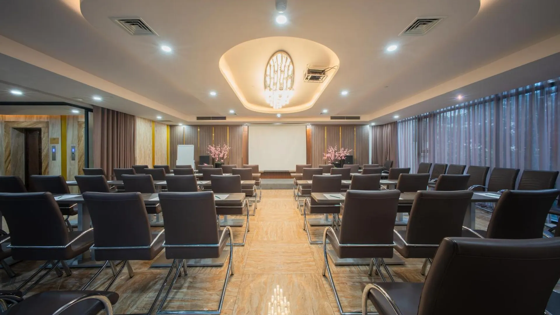 V Hotel Nha Trang