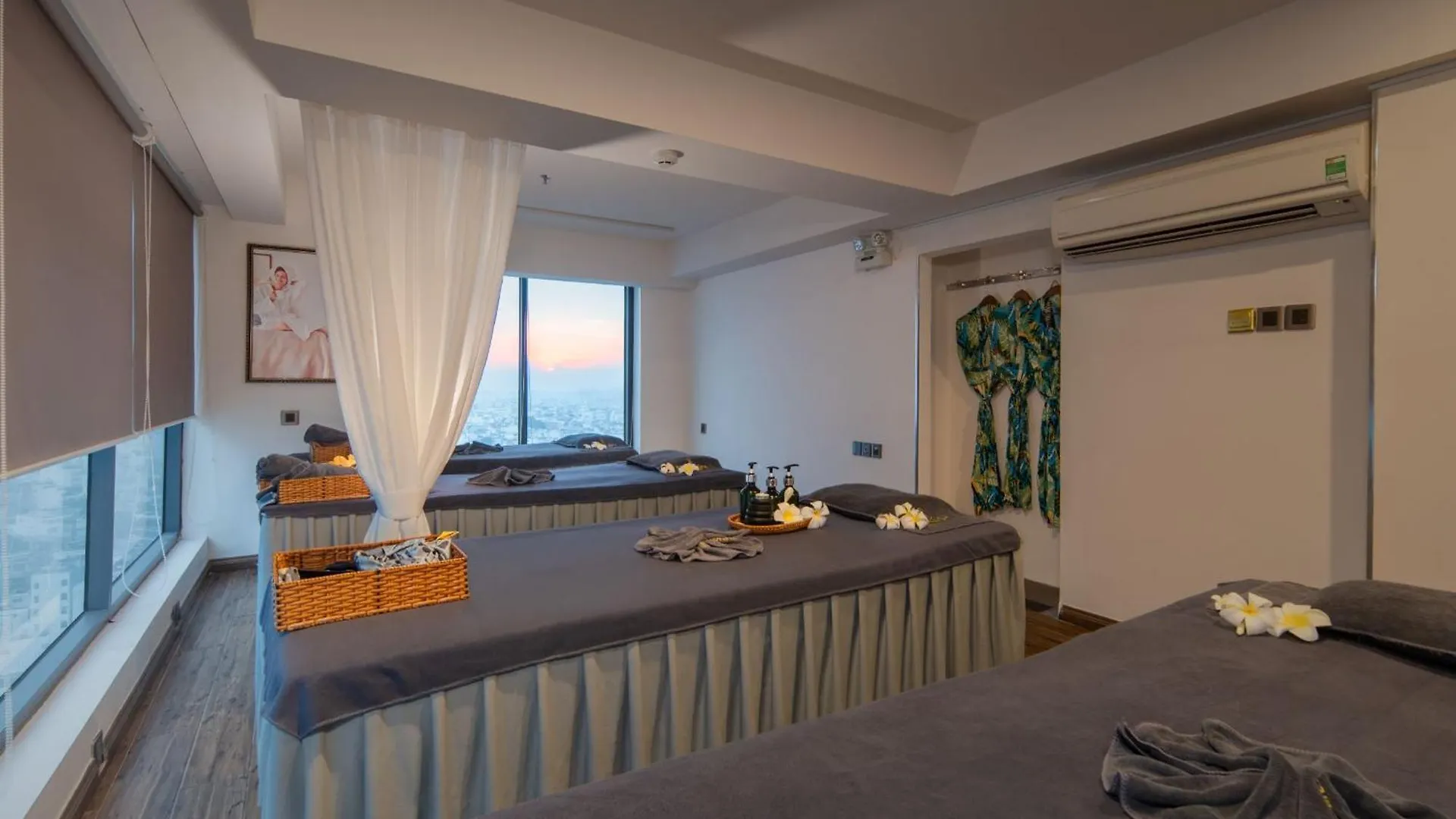 V Hotel Nha Trang 4*,