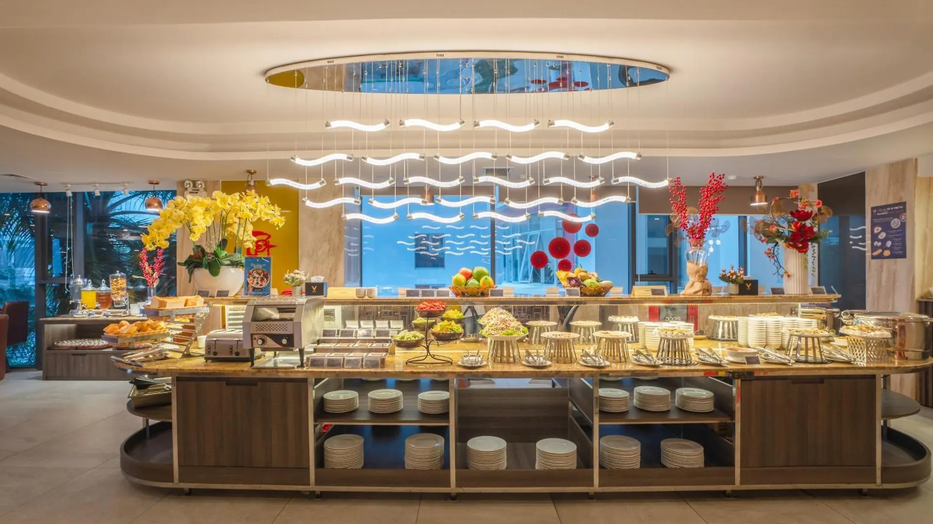 V Hotel Nha Trang 4*,