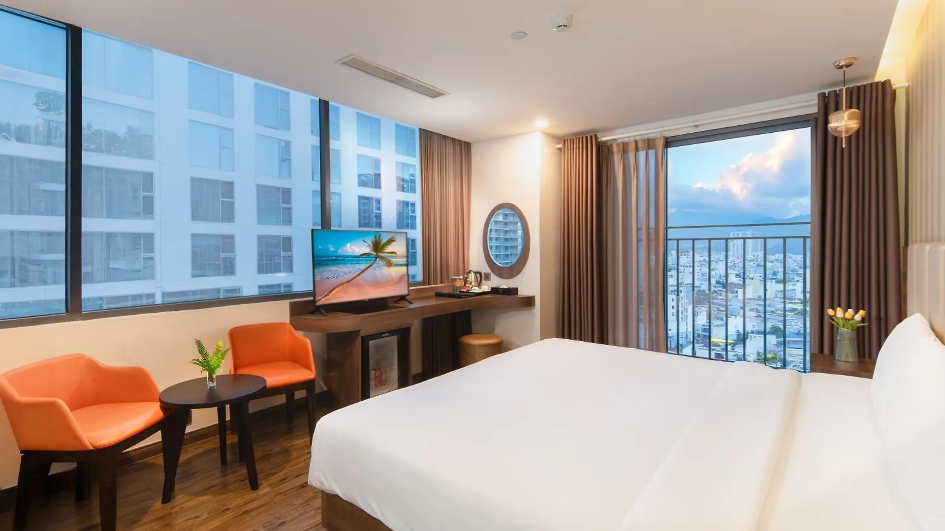 V Hotel Nha Trang 4*,